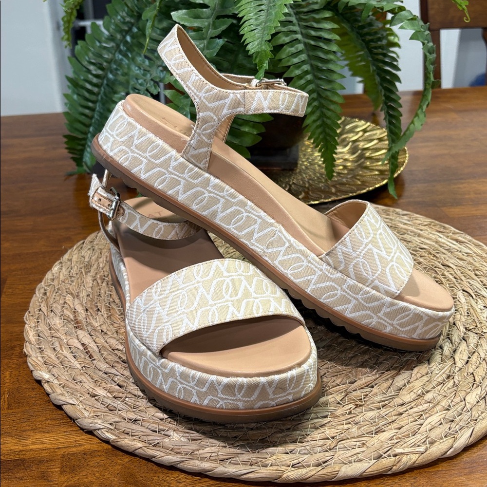 Naturalizer Beige Patterned Sandals - image 1